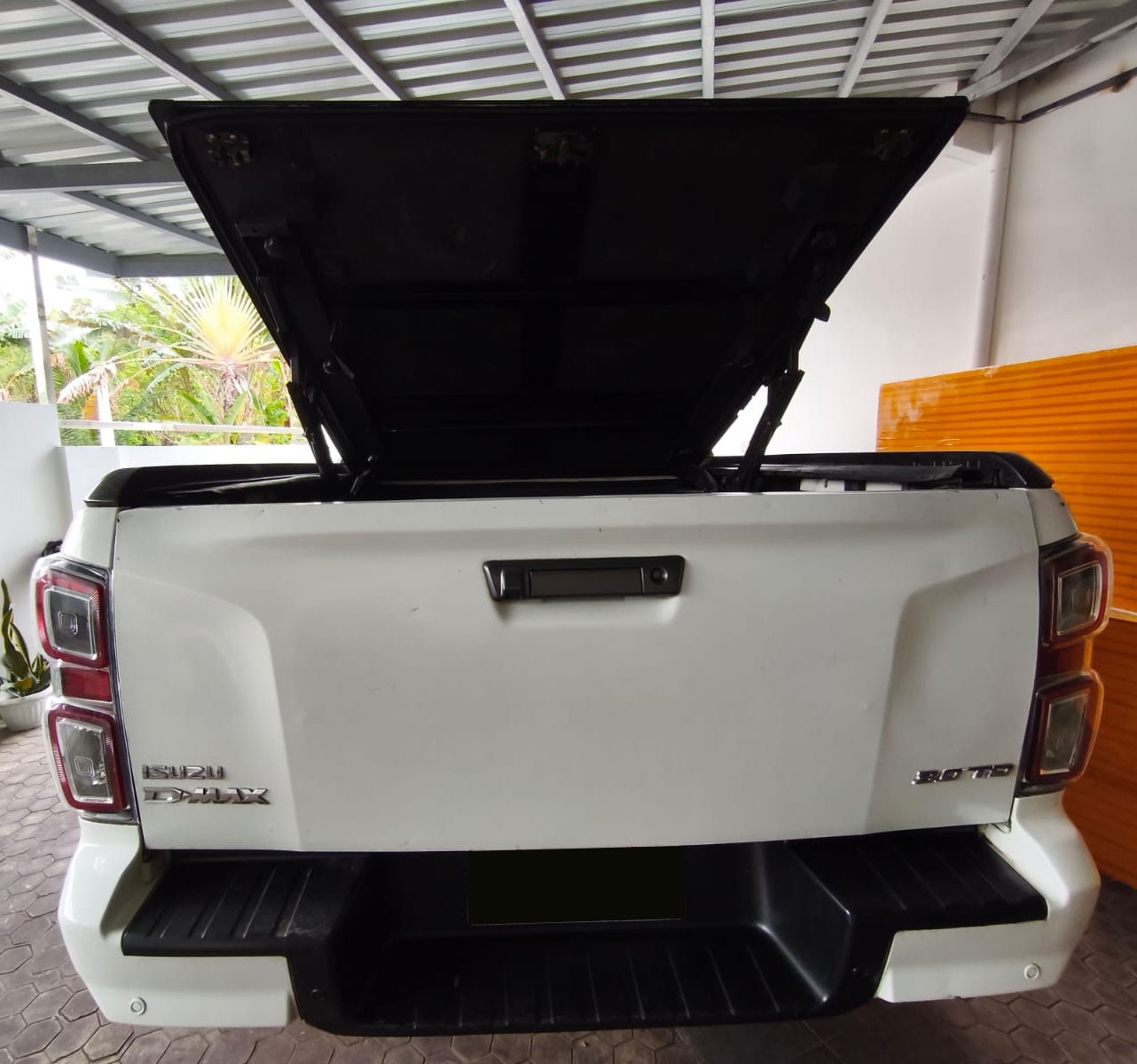 Used 1
                    ISUZU
                     for Sale Image