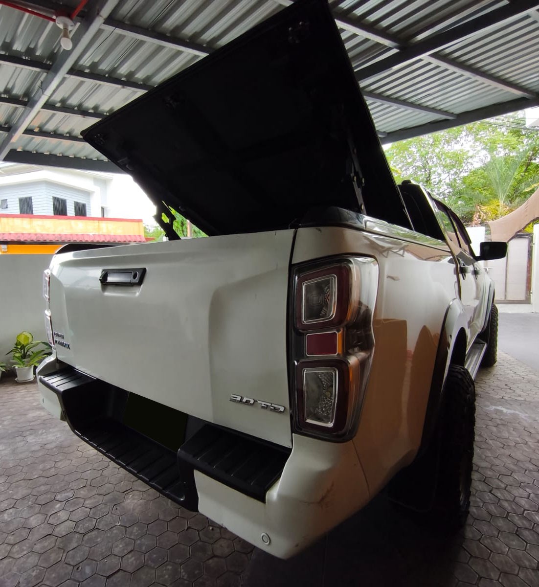 Used 1
                    ISUZU
                     for Sale Image