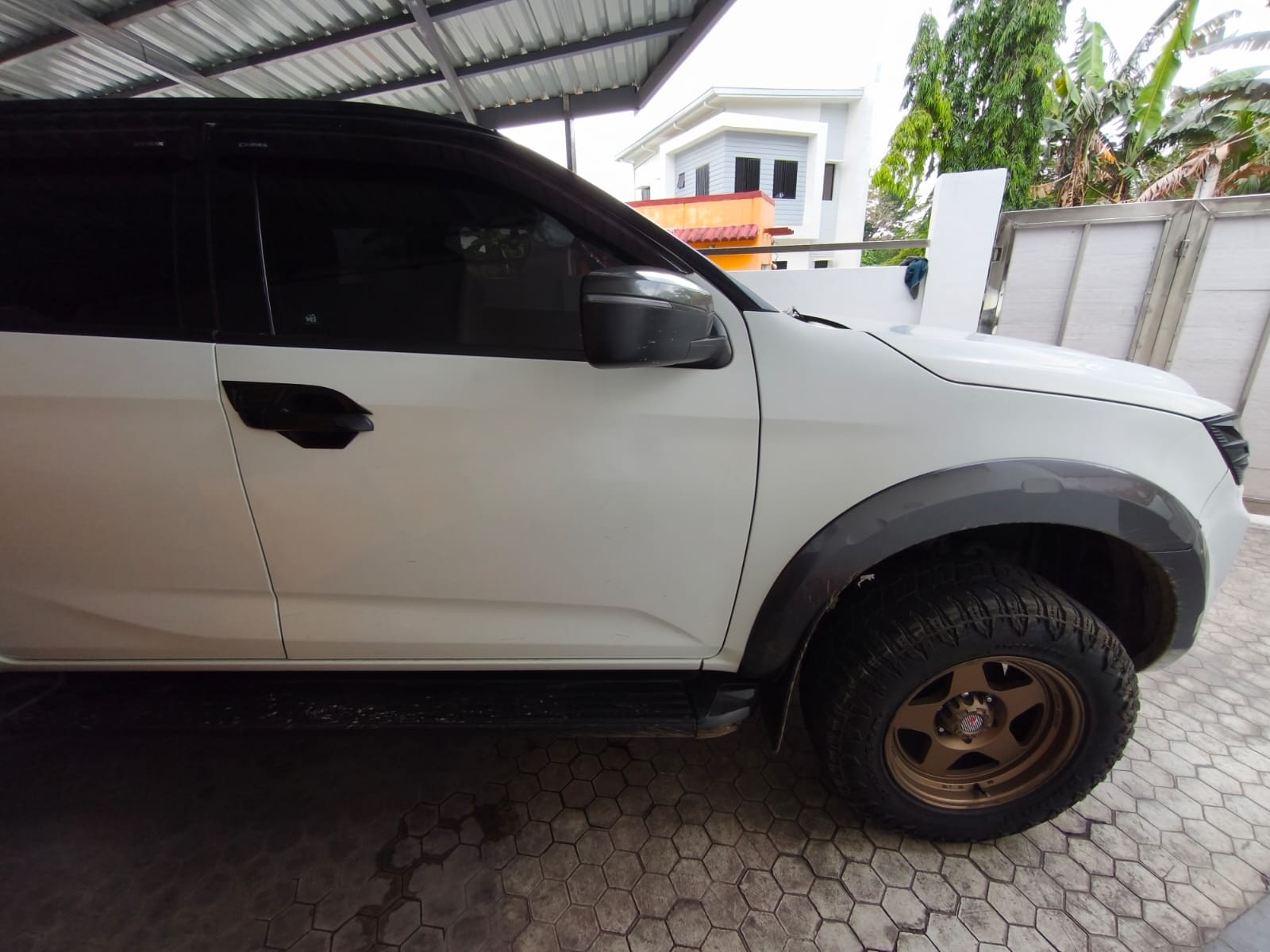 Used 1
                    ISUZU
                     for Sale Image